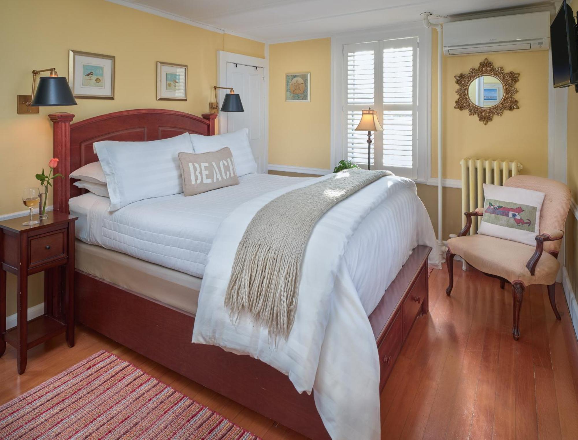 Old Manse Inn Brewster Exterior photo