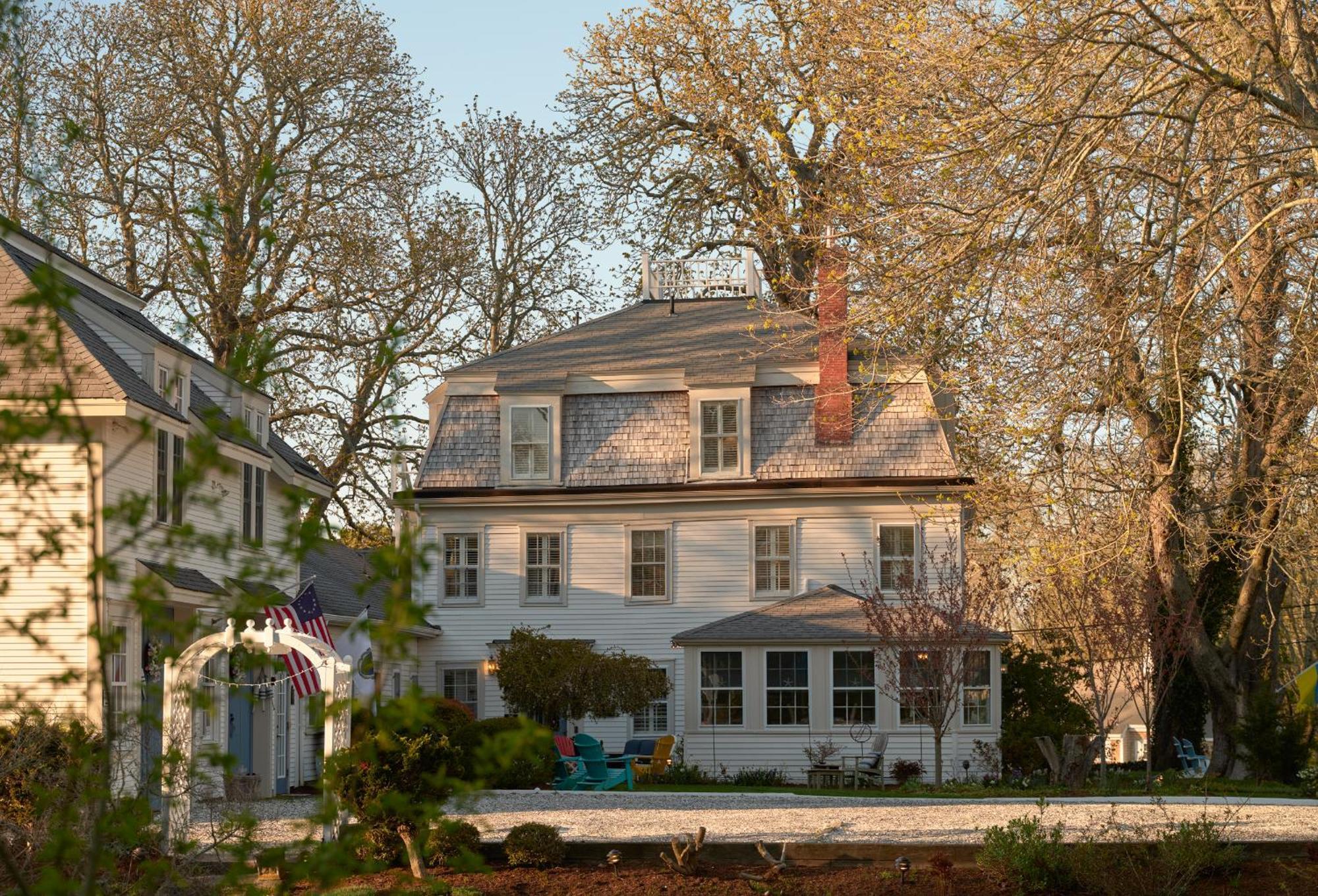 Old Manse Inn Brewster Exterior photo
