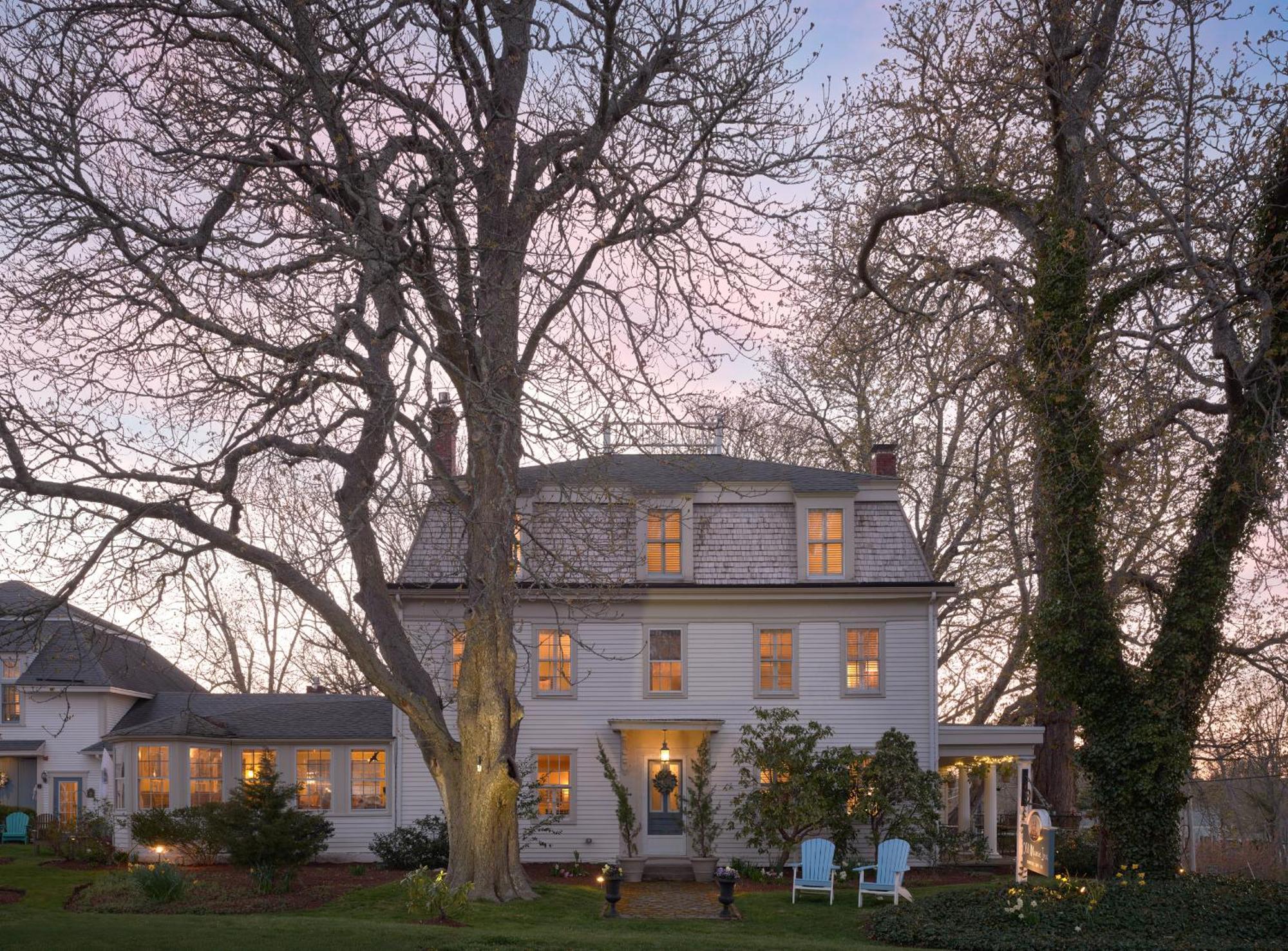 Old Manse Inn Brewster Exterior photo