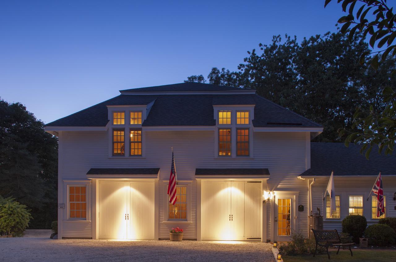 Old Manse Inn Brewster Exterior photo
